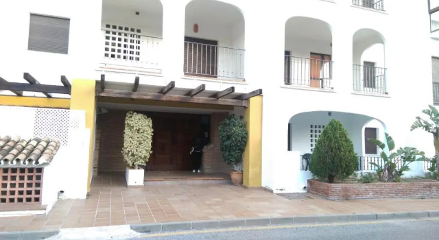Marina De La Duquesa Apartment