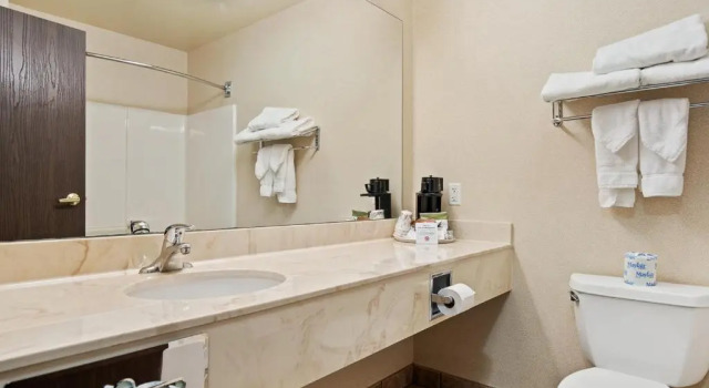Четырёхместный люкс Stay USA Hotel and Suites