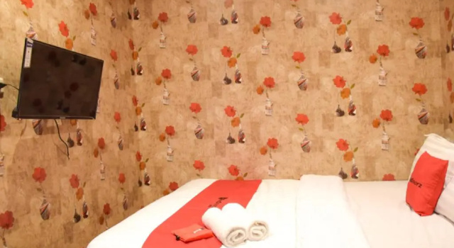 Двухместный номер Standard RedDoorz near Pelabuhan Tanjung Perak 2 Surabaya