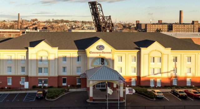Номер Standard Comfort Suites Newark - Harrison