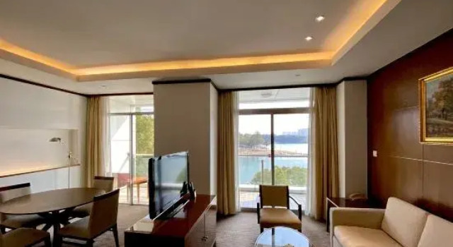 Люкс с видом на озеро Lake Malaren International Convention Center Hotel