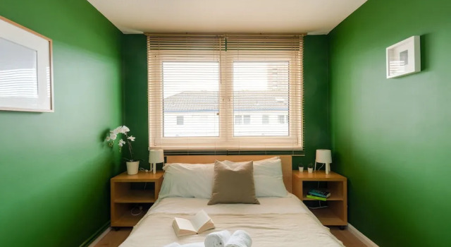 Newly Refurbished 3 Bed Flat For 6 Guests, Забронировать Отель Отели Лондона 3 звезды, рядом с Станция метро New Cross Gate, 3*