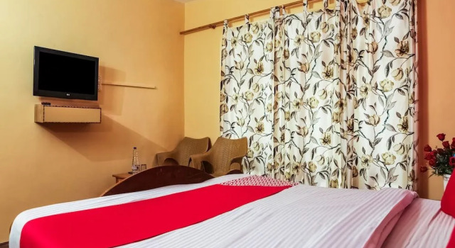 OYO 37004 City Heart Guest House