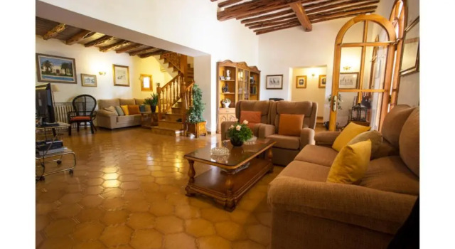 Villa Nieves is a beautiful villa set in a rural location yet it is still only a 5 minute drive from San Antonio and San Rafael