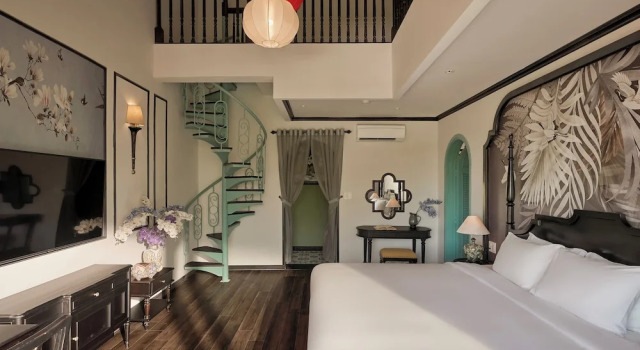 Семейный люкс с балконом и с видом на сад Vanessa Boutique Hotel An Bang Beach