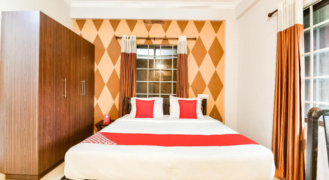 OYO 46023 Taaza Residency, Забронировать Отель Отели штата Кералы с парковкой, Парковка