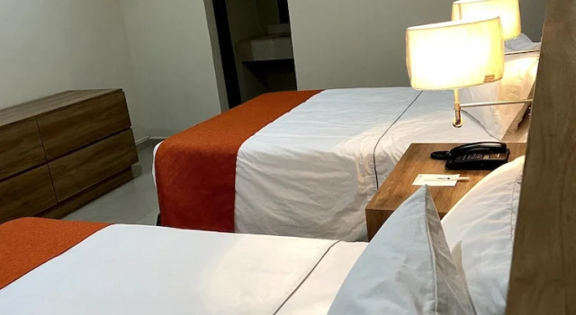 Номер Executive HOTEL LOS ROBLES