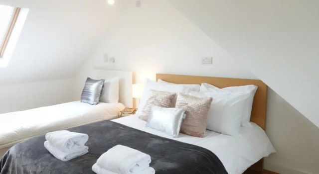 Трёхместный номер Comfort Private Rooms-Private Bathrooms-Near Airport- CABIN CREW paradise