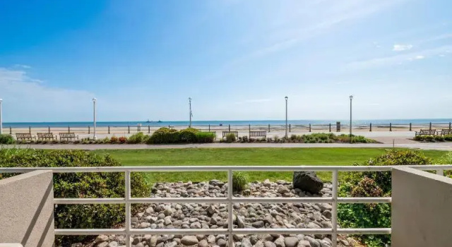 Четырёхместный номер Standard oceanfront Country Inn & Suites by Radisson, Virginia Beach Oceanfront