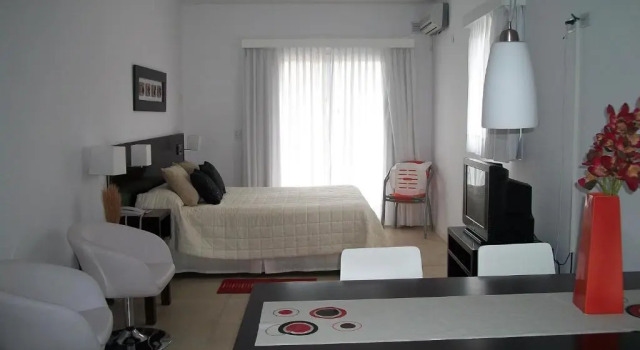 Avutarda de Carilo, Rezerwuj Apartamentowiec hotelowy Hotele w Buenos Aires z basenem, Basen
