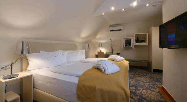 Двухместный номер Wellbeing-comfort-air conditioned Hotel Caroline Mathilde