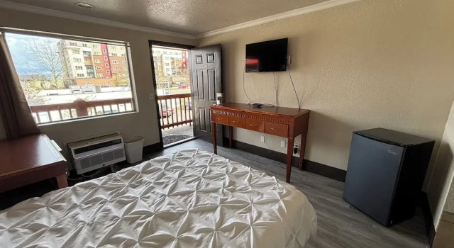 Номер Standard Jet Inn Motel