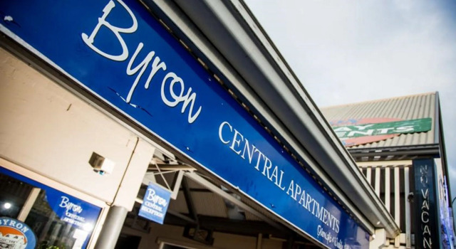 Byron Central Apartments, Забронировать Апартаменты/квартира Отели Байрон-Бей с парковкой, рядом с Cumbebin Swamp Nature Reserve, Парковка