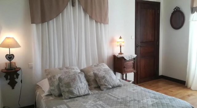 Коттедж с 3 комнатами Gîtes de la Croix du Bourg