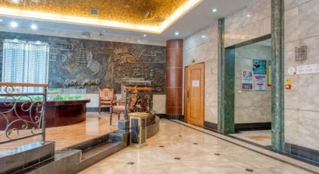 凯里凯铁大酒店, Prenota Hotel Qiandongnan Cina