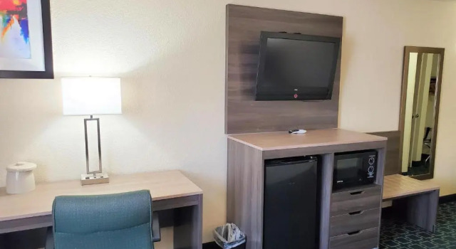 Четырёхместный номер Standard Baymont by Wyndham Santa Fe
