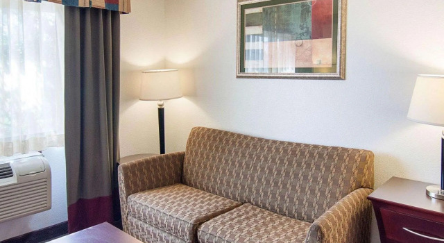 Двухместный люкс Quality Inn Midland South