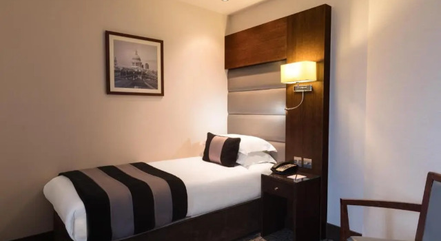 Одноместный номер Deluxe Park Grand Heathrow