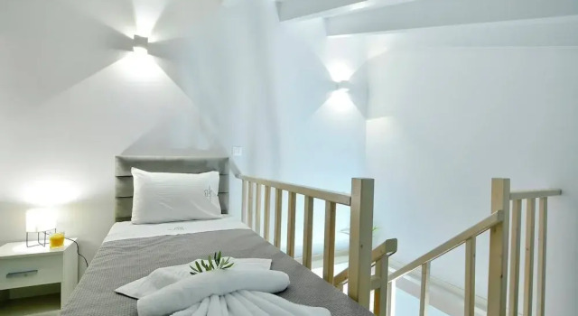 Вилла Villa Bratou Ignis Sleeps 6 with Parking
