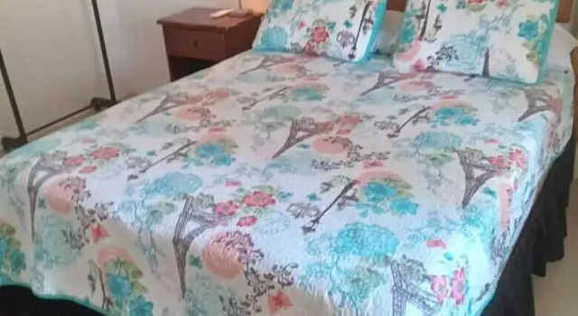 Comfy Guest Rooms, Забронировать Гостевой дом Отели Порт-Антонио с парковкой, Парковка