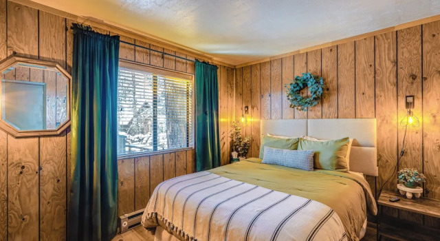Munds Park Cabin w/ Deck & Fire Pit: Walk to Trail, Book Hotel Munds Park Arizona