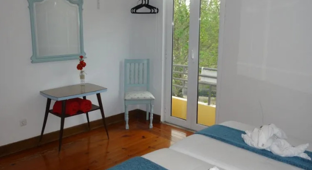 Двухместный номер Standard с балконом и с видом на город Guest House do Largo