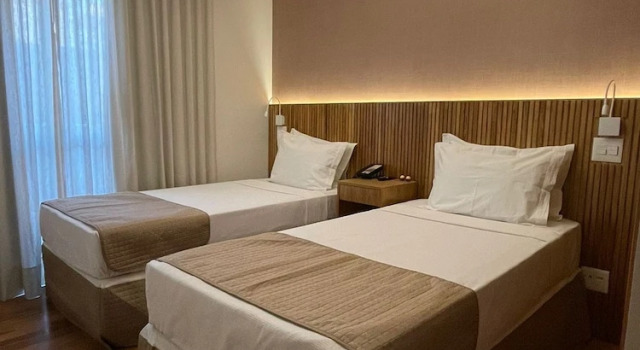 Двухместный номер Deluxe Regent Park Suite Hotel