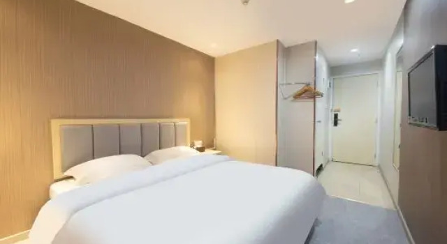 Haixiang Hotel (Guangzhou Baiyun Railway Station), Book Hotel Hotels in Guangdong with Parking, Parking