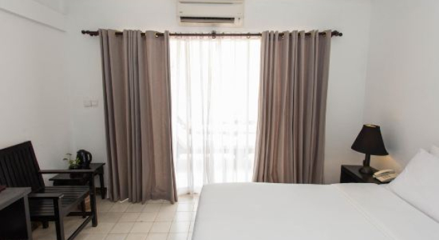 Люкс с балконом Apsara Centrepole Hotel