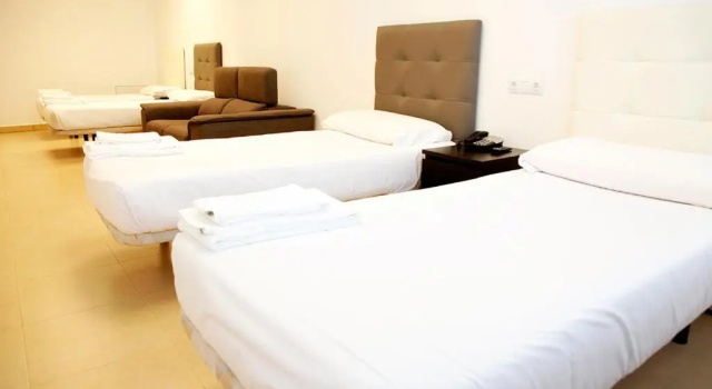 Четырёхместный номер Standard Hotel Artxanda Bilbao, Parking Gratuito en el Exterior Junto al Hotel
