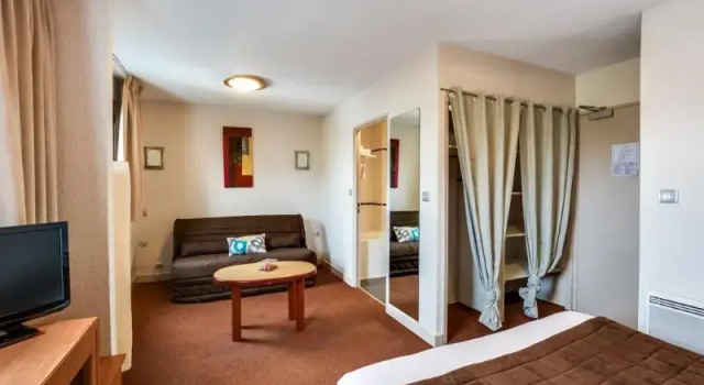 Люкс Comfort Brit Hotel Saint-Nazaire Centre