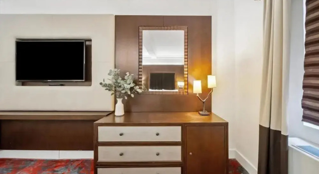 Номер Standard Lexington Plaza Hotel