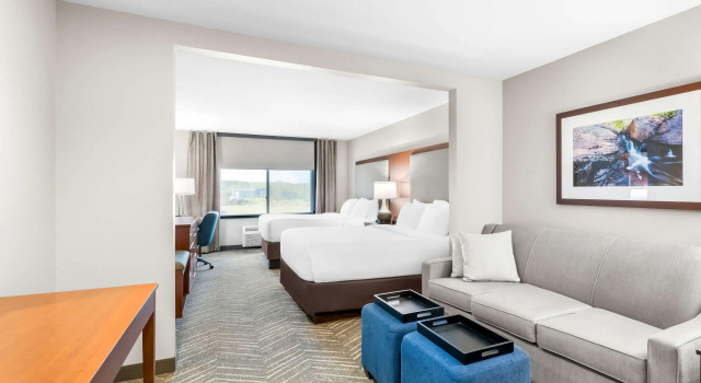 Четырёхместный люкс Comfort Inn & Suites Mountain Iron and Virginia