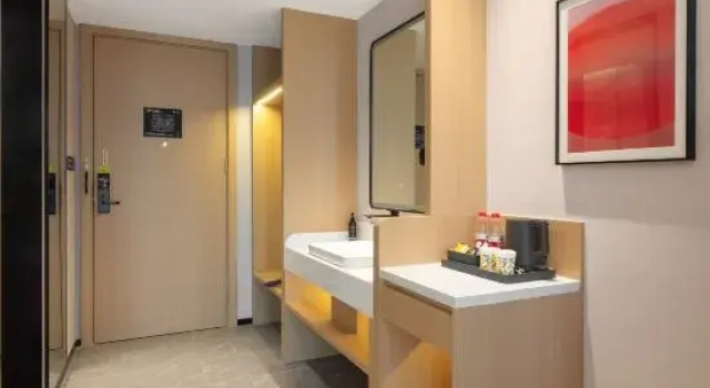 IU  Hotel (Chongqing Longxing University of Science and Technology Liangjiang Campus Store), Prenota Hotel Hotel a Chongqing Area con parcheggio, Parcheggio