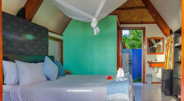Бунгало рядом с пляжем Mango Bay Resort