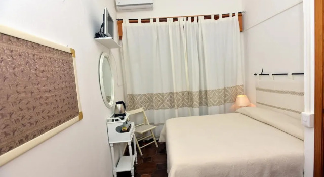 Yin & Yang, Book Hotel San Pantaleo Emerald Coast
