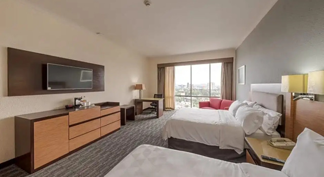 Номер Executive Holiday Inn Guadalajara Select by IHG