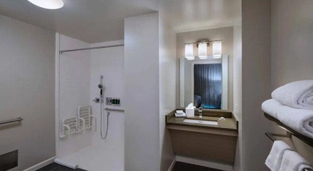 Люкс TownePlace Suites by Marriott San Diego Airport/Liberty Station