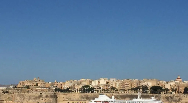 Студия Senglea Apartments