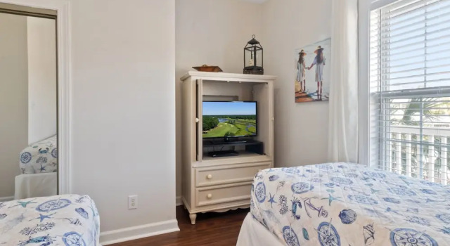 Номер Standard Wedgewood #324 2 Bedroom Condo by RedAwning