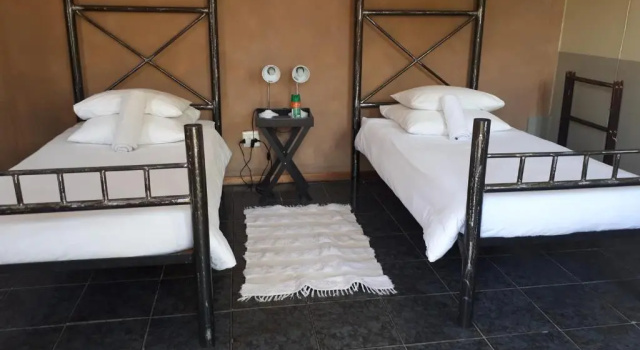 Standard Twin room Puccini House