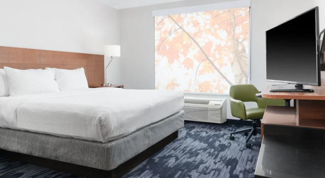 Двухместный люкс Fairfield Inn & Suites by Marriott Martinsburg