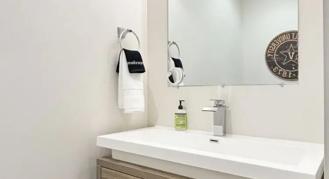 Коттедж Nashville Comfort-mins to Broadway-12th S District