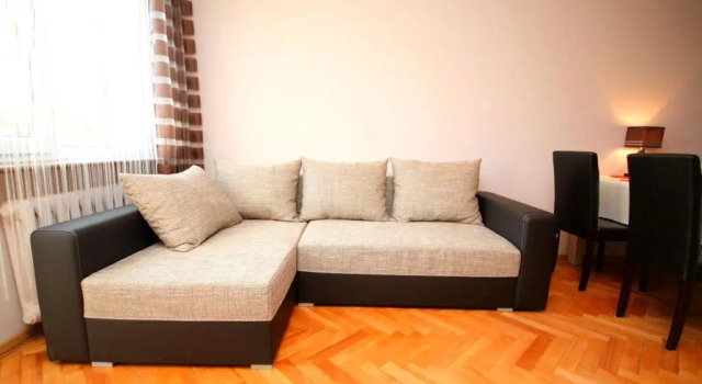 Rent a Flat apartments - Dabrowszczakow St., Varaa Huoneisto Hotellit Pommeri pysäköinnillä, Pysäköinti