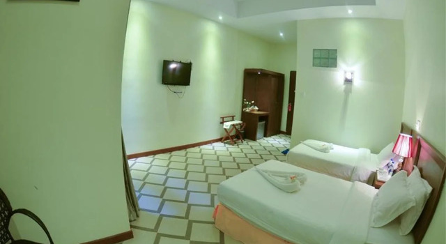 Ocean Blue Ngwe Saung Beach Hotel, Boek Hotel Hotels in Ngwe Saung met parkeren, Parkeren