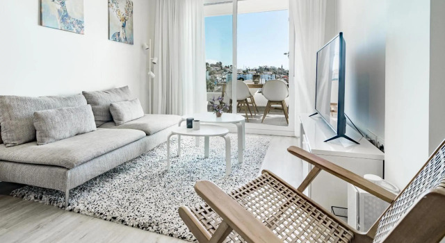 JG- Top Modern Apartment in Nueva Andalucia
