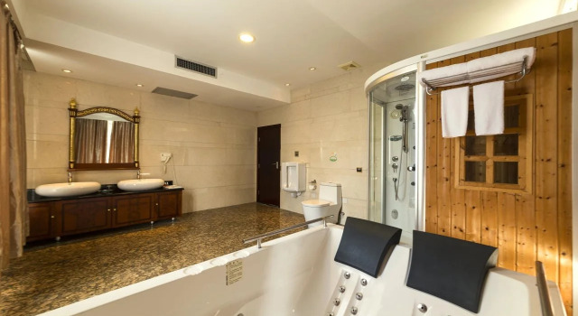 Yangshuo New West Street International Hotel, Book Hotel Yangshuo Guangxi, near Yangshuo Double Beach