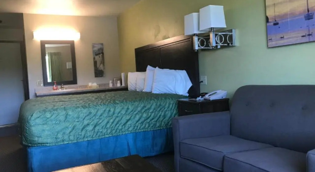 Parkwood Lodge, Забронировать Отель Отели Фиш-Крик с бассейном, Бассейн