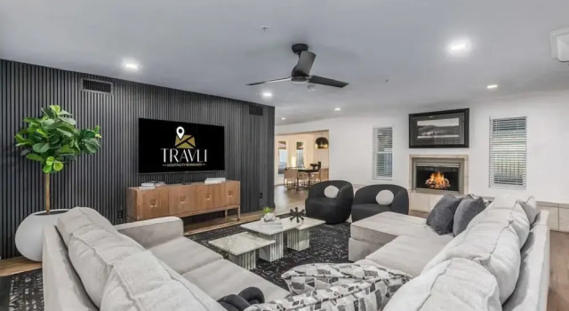 8BR Villa Heated Pool Putt Grn Billiards Sleeps 18, Забронировать Вилла Финикс 
