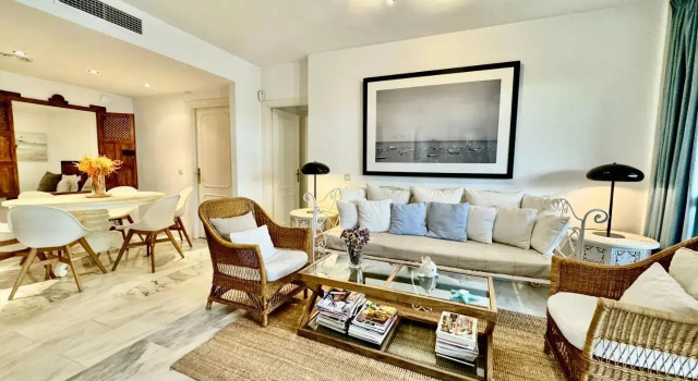 Golden Beach - EaW Homes, Забронировать Отель Марбелья Коста-дель-Соль, рядом с Playa de Artola